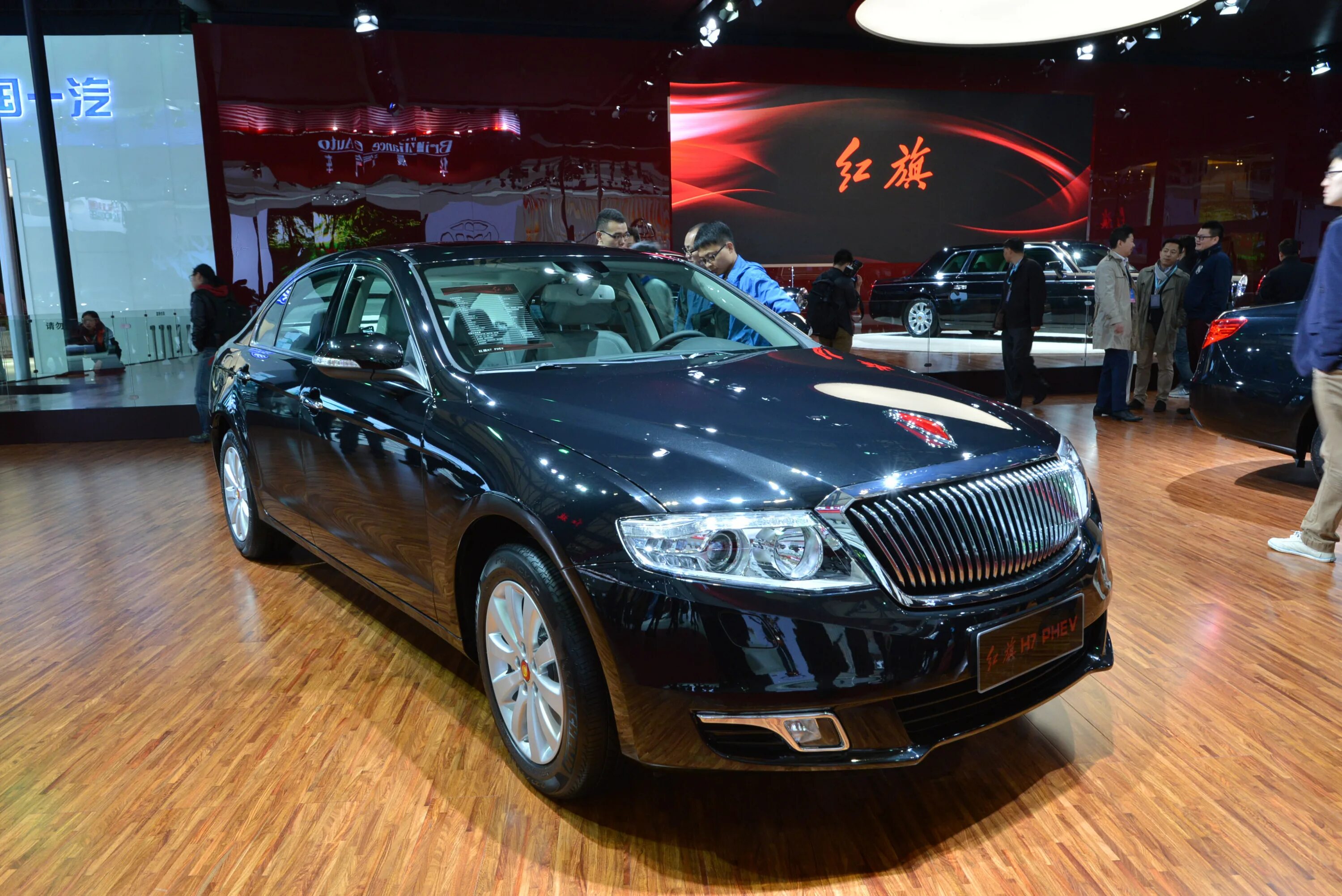 Авто из китая в москве. Китайский лимузин Hongqi h7. FAW Red Flag l5. FAW Hongqi h7 2022. Китайский лимузин FAW Red Flag.