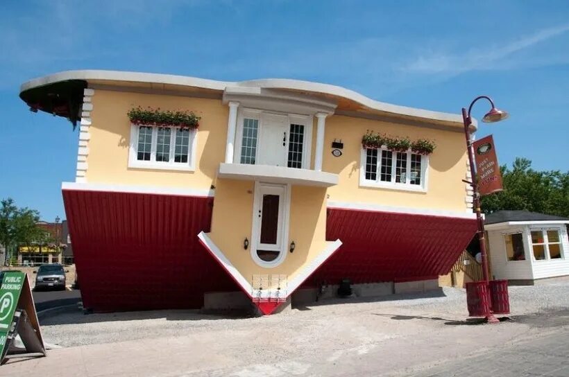 Треугольник символ. Перевернутый дом в абрау-дюрсо. Музей дом вверх дном. Царство ребусов. Пирамида в пирамиде перевернутая.