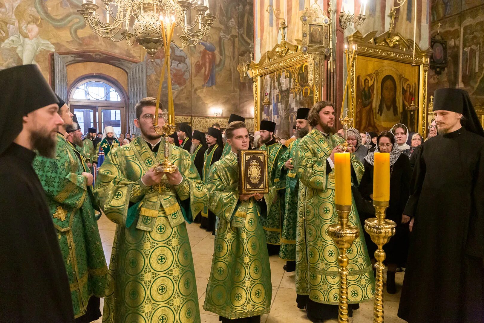 Служба в свято троицком храме. Богослужение в Свято Троицком храме Ижевска. Праздник Сергия Радонежского в 2022 году. Храм Сергия Радонежского в СПБ. Служба сергию Радонежскому.