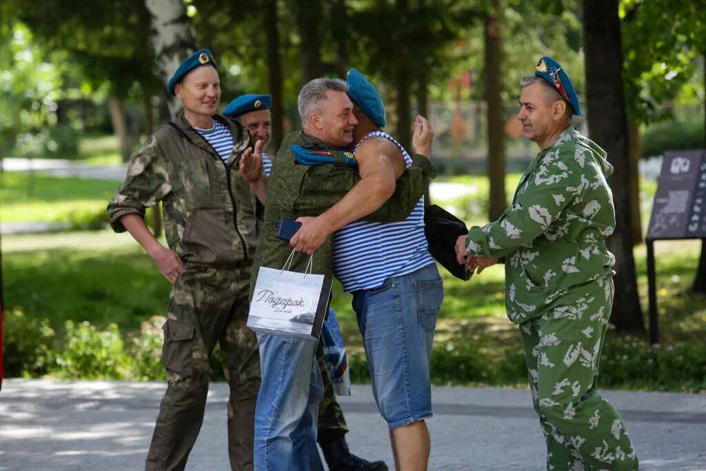 С днем ВДВ. Десант ВДВ. День ВДВ фото. ВДВ десантники. Десант есть десант хорошее качества