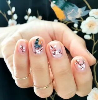 Короткие ногти с цветами