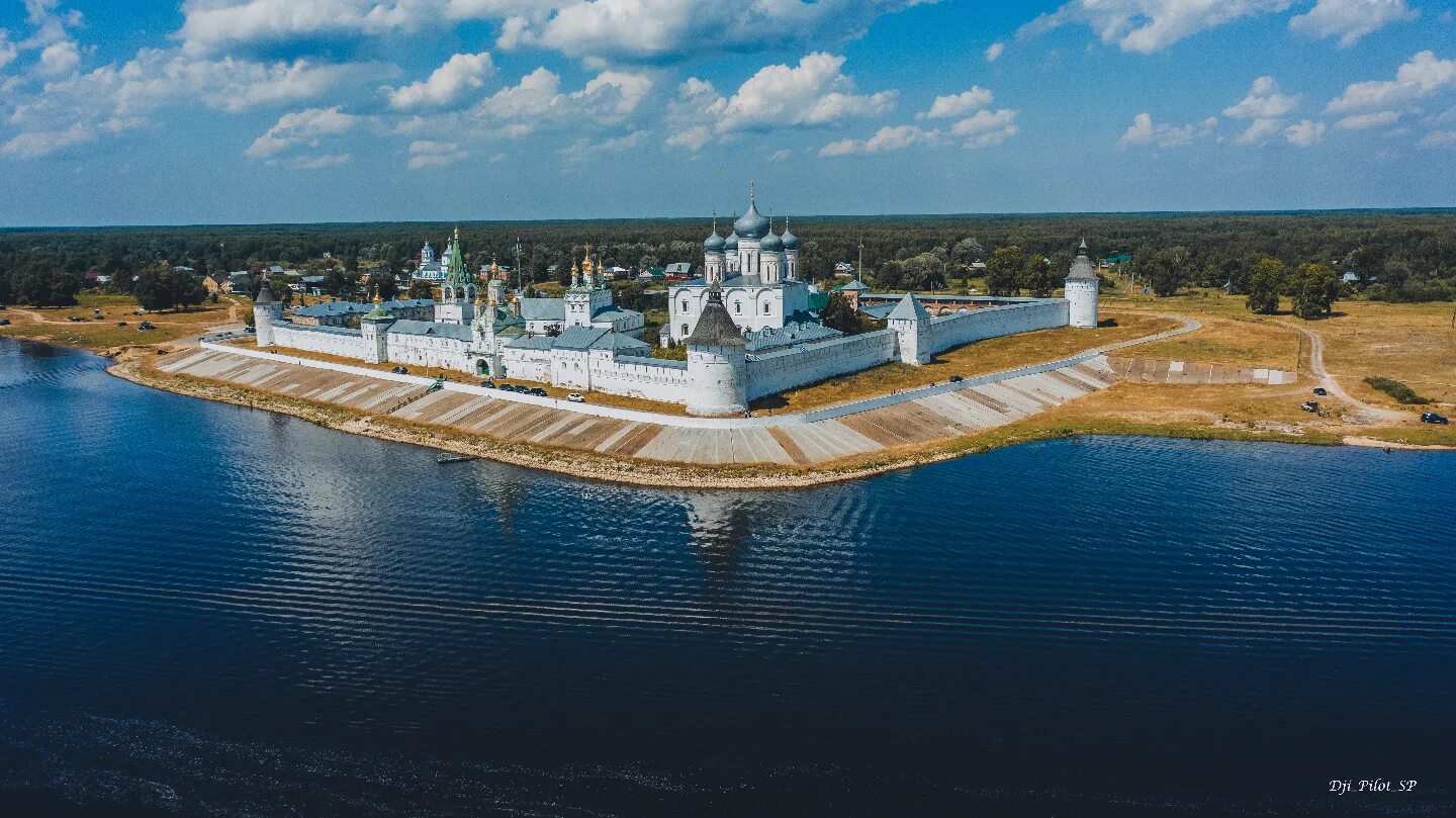 Свято троицкий нижегородская область. Свято-Троицкий Макарьевский Желтоводский монастырь. Макарьевский монастырь Нижегородская область. Макарьевский Желтоводский монастырь Нижегородская область. Монастырь в Макарьево Нижегородской области.