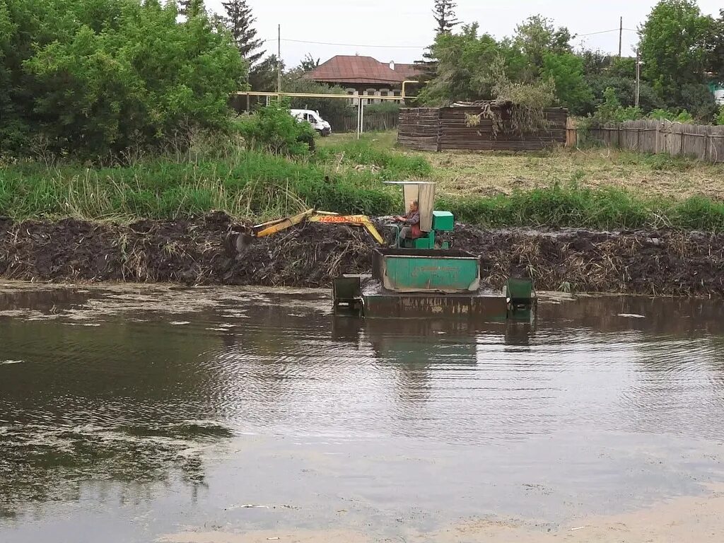 Очистка речной воды. Очистка рек. Очистка дна озера. Очистка дна реки. Расчистка рек и озер.