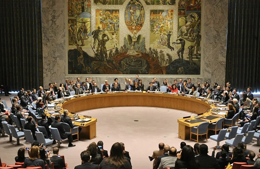 Зал совета безопасности ООН. Зал заседаний совета безопасности ООН. Зал заседаний Совбеза ООН. Заседание совета безопасности ООН. Оон 2017