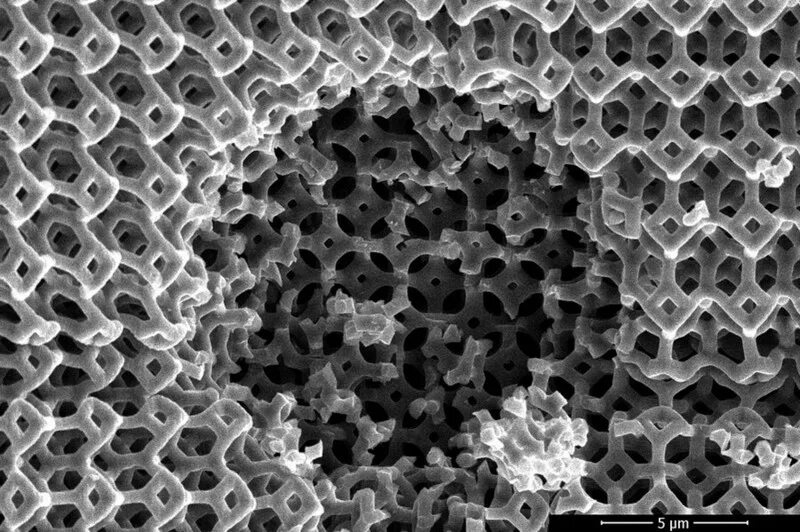 Нанотрубки графен. Сверхлёгкий материал microlattice. Микролаттис металл. Новые прочные материалы. Нанотрубки графен.