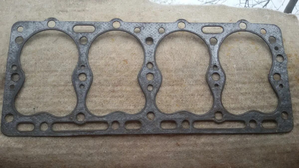 Прокладка гбц газ 3307. Металлическая прокладка гбц змз 402. Пробивает прокладку гбц на д245. Прокладка газ гбц умз-4215/4216дв (100мм) 421-1003020 с герметиком. Прокладки двигателя 3302 evot.