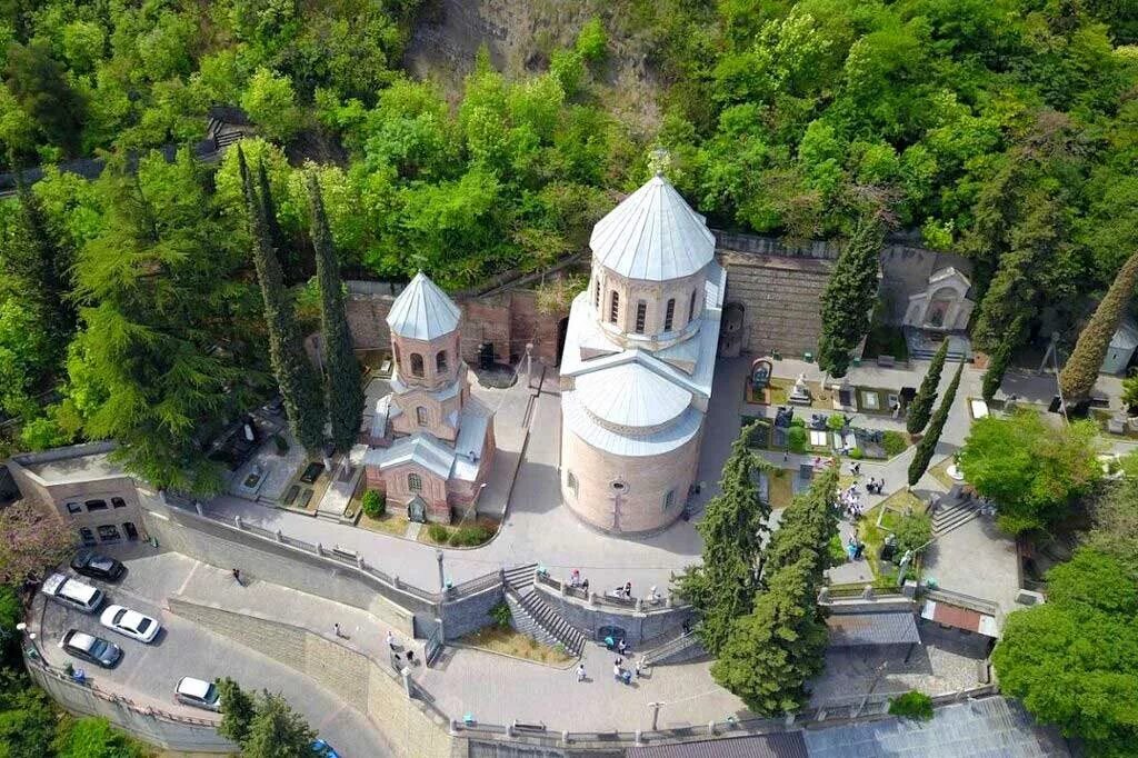 пантеон мтацминда тбилиси. церковь святого давида. храм святого давида мтацминда. в. церковь святого давида на горе мтацминда.