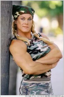 Jayne Trcka) 