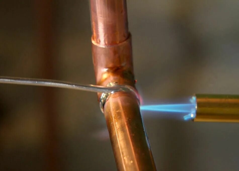 Фитинги для пайки газовых медных труб. Низкотемпературная пайка меди. Трубки для сварки меди. Как правильно паять медные трубы. Сварка меди газовой горелкой.