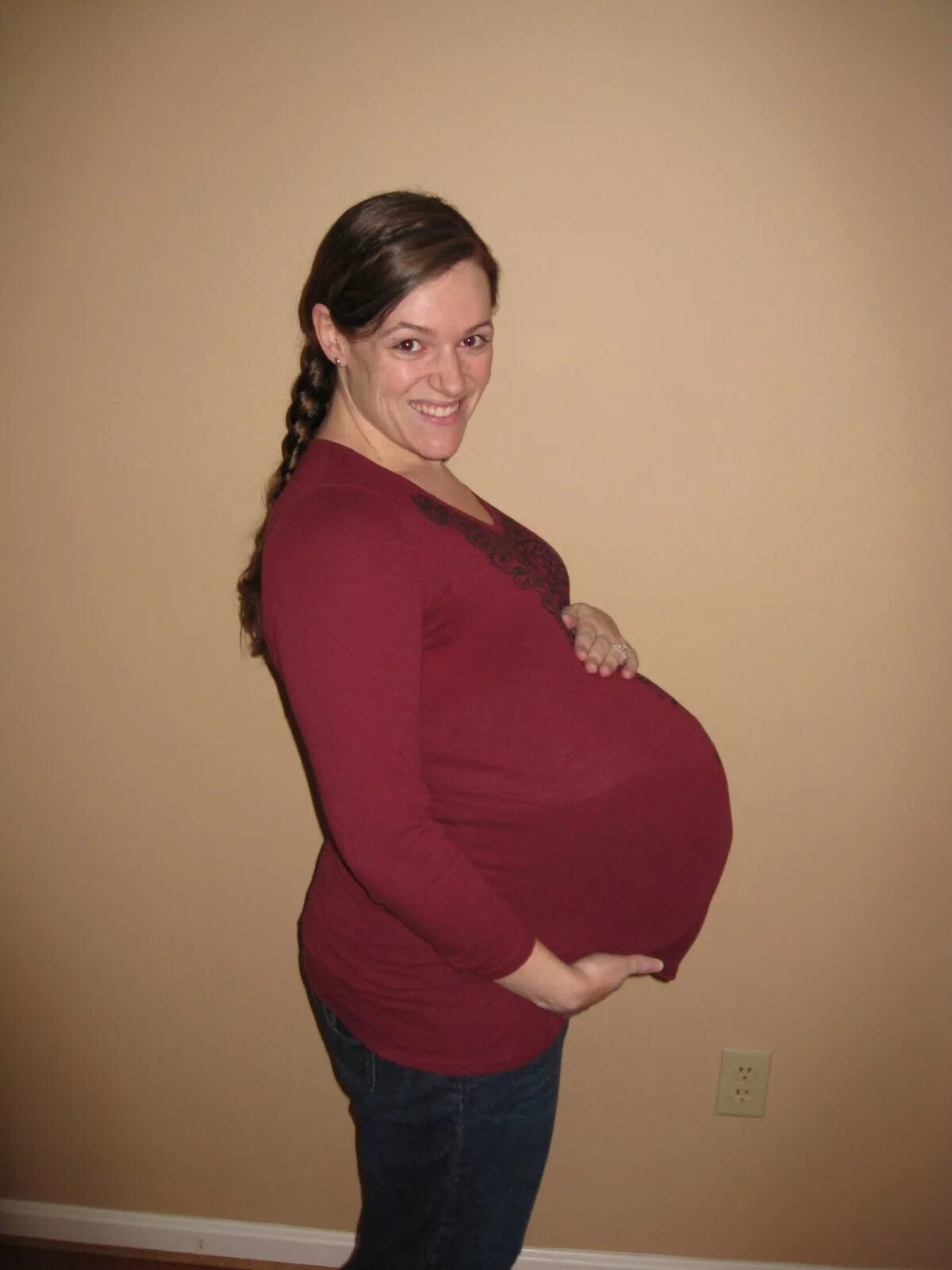 37 неделя ощущения. Животы беременных двойней. Живот на 37 неделе.