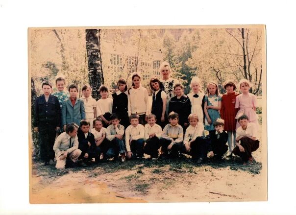 Школа 1991 год класс. Пионерская школа ирбитский район. Школа 205 им лютикова. Выпускники 1991 года. Школа 1991 год.