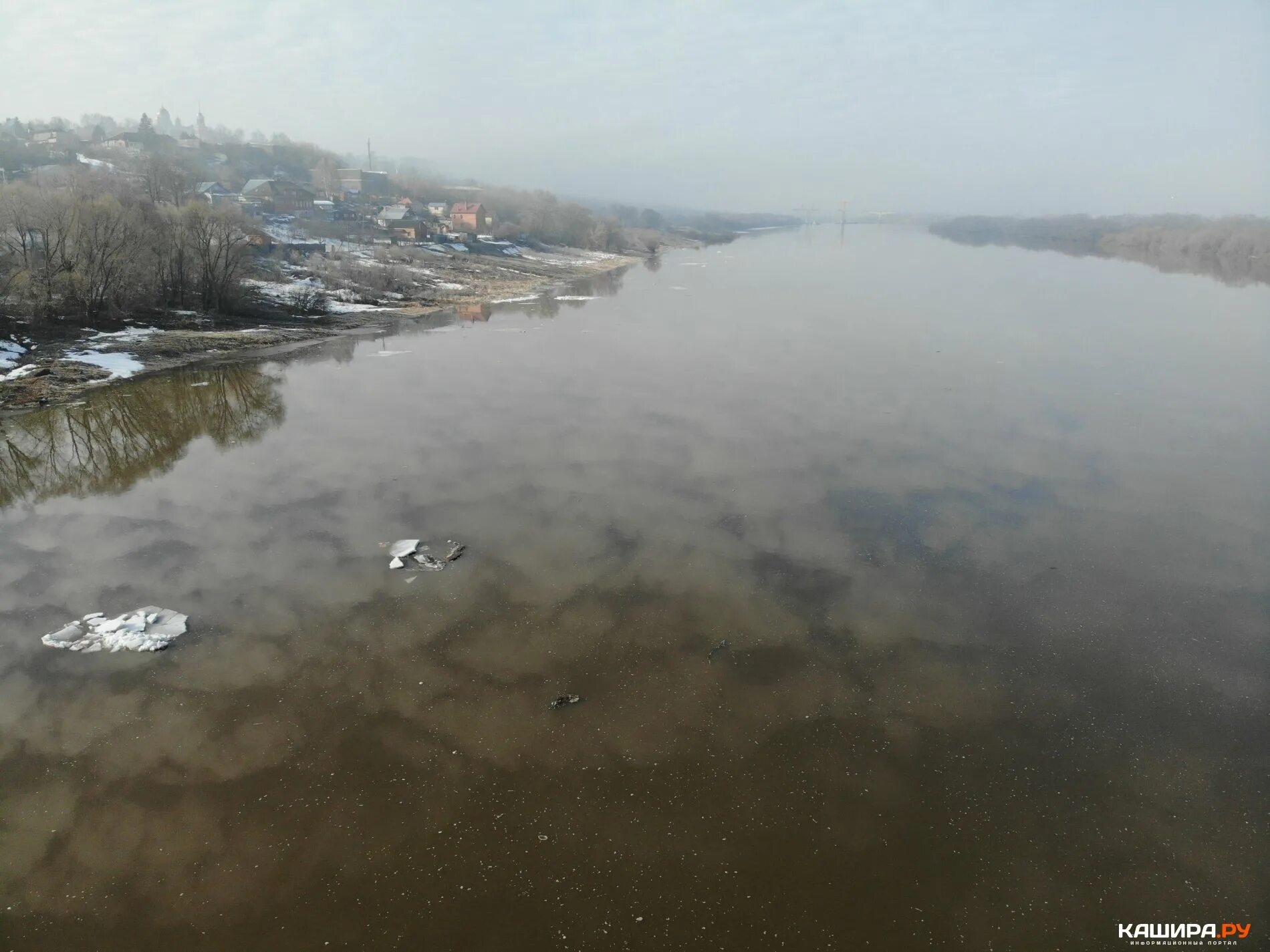 Вода на оке сегодня сколько поднялась. Ледоход на Оке Кашира. Ледоход на Оке. Селенга ледоход. Ледоход на Оке 2023 Кашира.