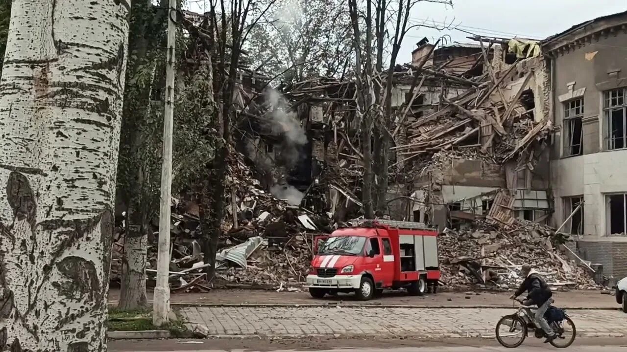 Донбасс 2014 война славянск. Вооружённые люди в славянске. Ютуб славянск. Славянск украина население. Славянск лиман.