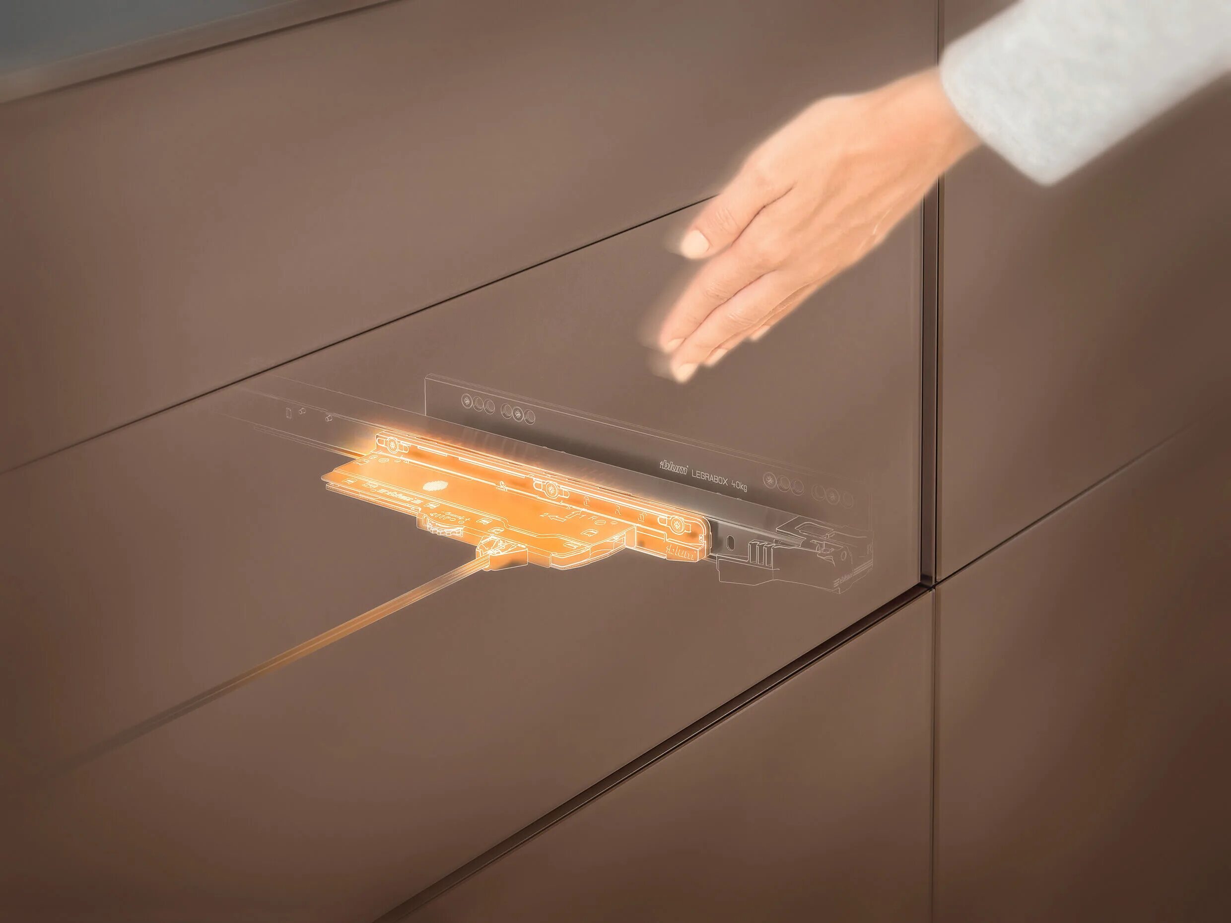 Tip on blum. Blum movento blumotion. blum tip on blumotion. tip on расположение. тип он блюм наклейка.
