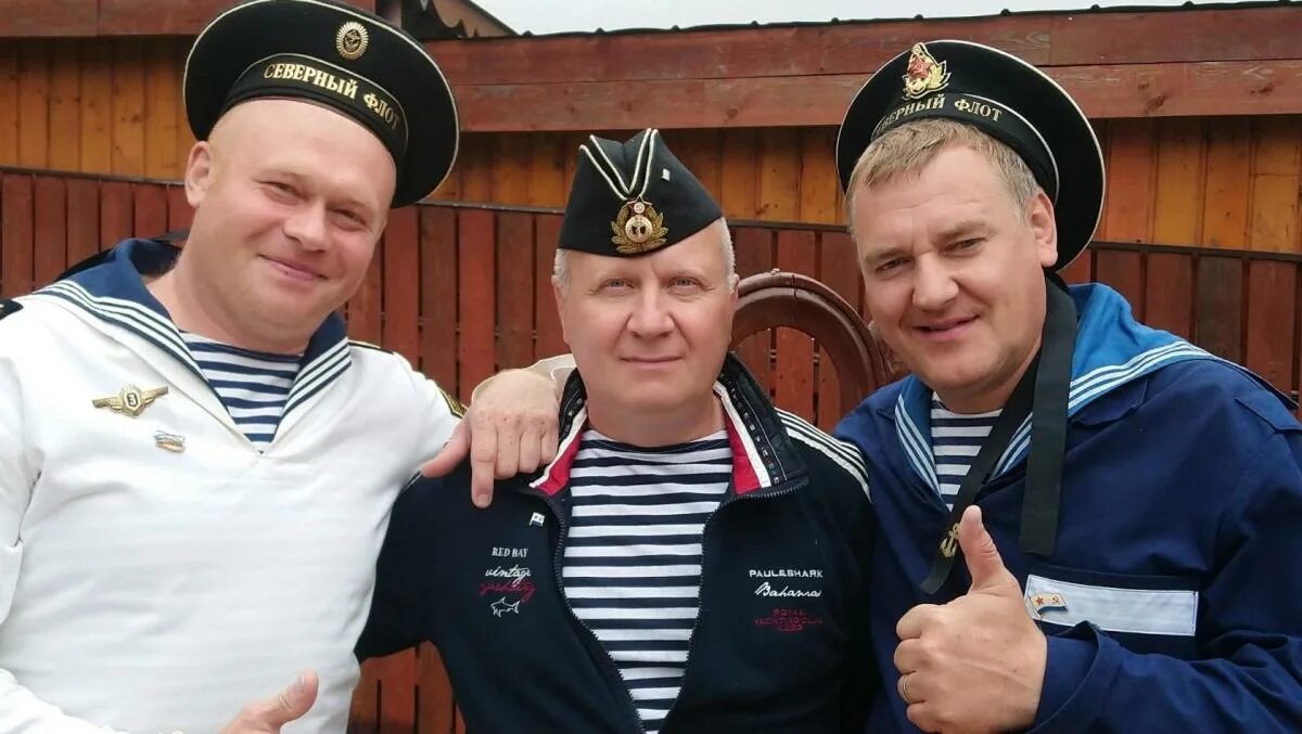 Тельняшка боцман. Тельняшка вмф. Тельняшка матроса вмф. Тельняшка морская пехота вмф рф. Матросы в тельняшках.