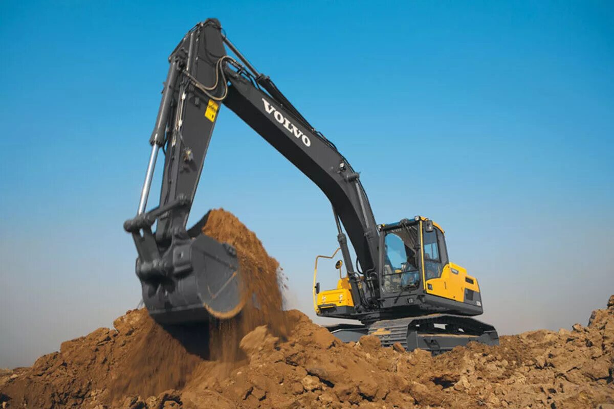 Экскаватор Хундай 300 копка котлована. Volvo ec250. Экскаватор роет. Экскаватор копает. Экскаватор роет яму