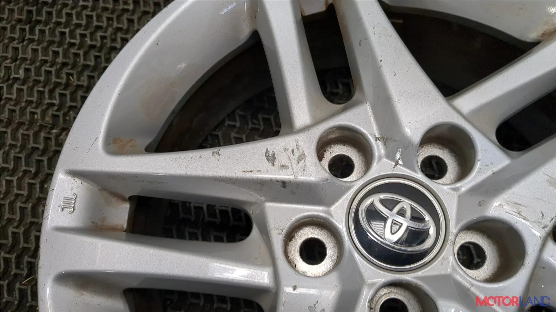 Колпаки арте. Штатное литье HR-V. Toyota Chr диски.