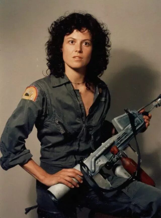 Сигурни уивер чужой 1979. Чужой актриса. Чужой актриса в главной роли. Чужой актриса в главной роли. Сигурни уивер чужой 1979.