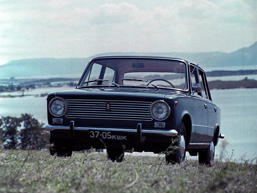 Жигули ВАЗ 2101. Fiat 124 и ВАЗ 2101. ВАЗ 2101 Фиат.