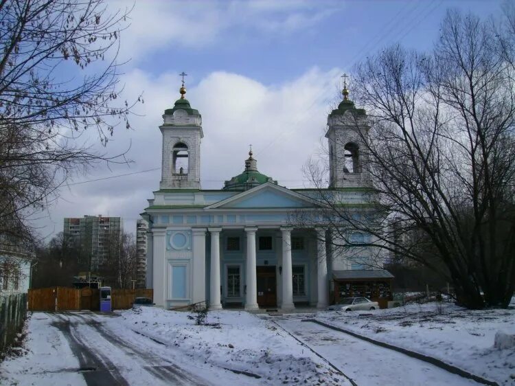 Сошествия духа лазаревском. Церковь Сошествия Святого духа Москва. Храм на Лазаревском кладбище Москва. Храм Святаго духа Сошествия на Лазаревском кладбище. Храме св. духа на Лазаревском кладбище.