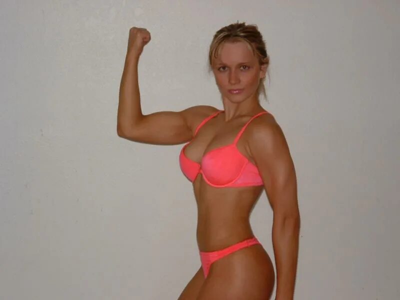 Muscle girl flex