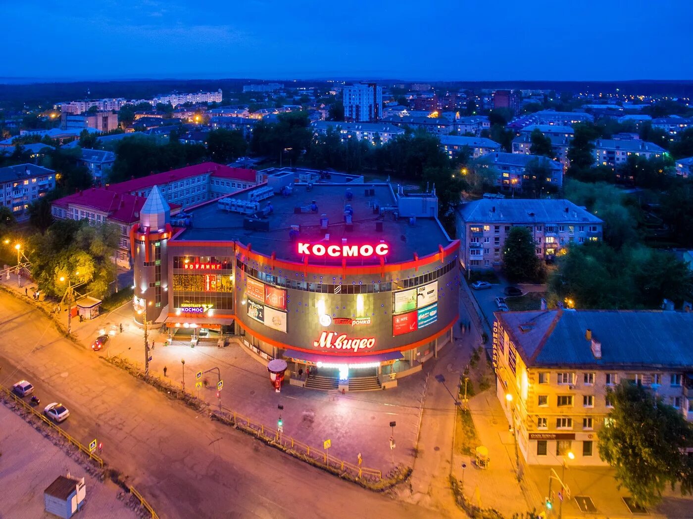 Тл тольятти. Тольятти центр города. Центральная улица Тольятти. Площадь города Тольятти.