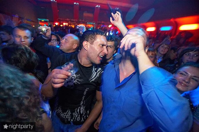 Дискотека жара. Жара череповец. Жара череповец. Клуб жара можга. Клуб жара калуга.