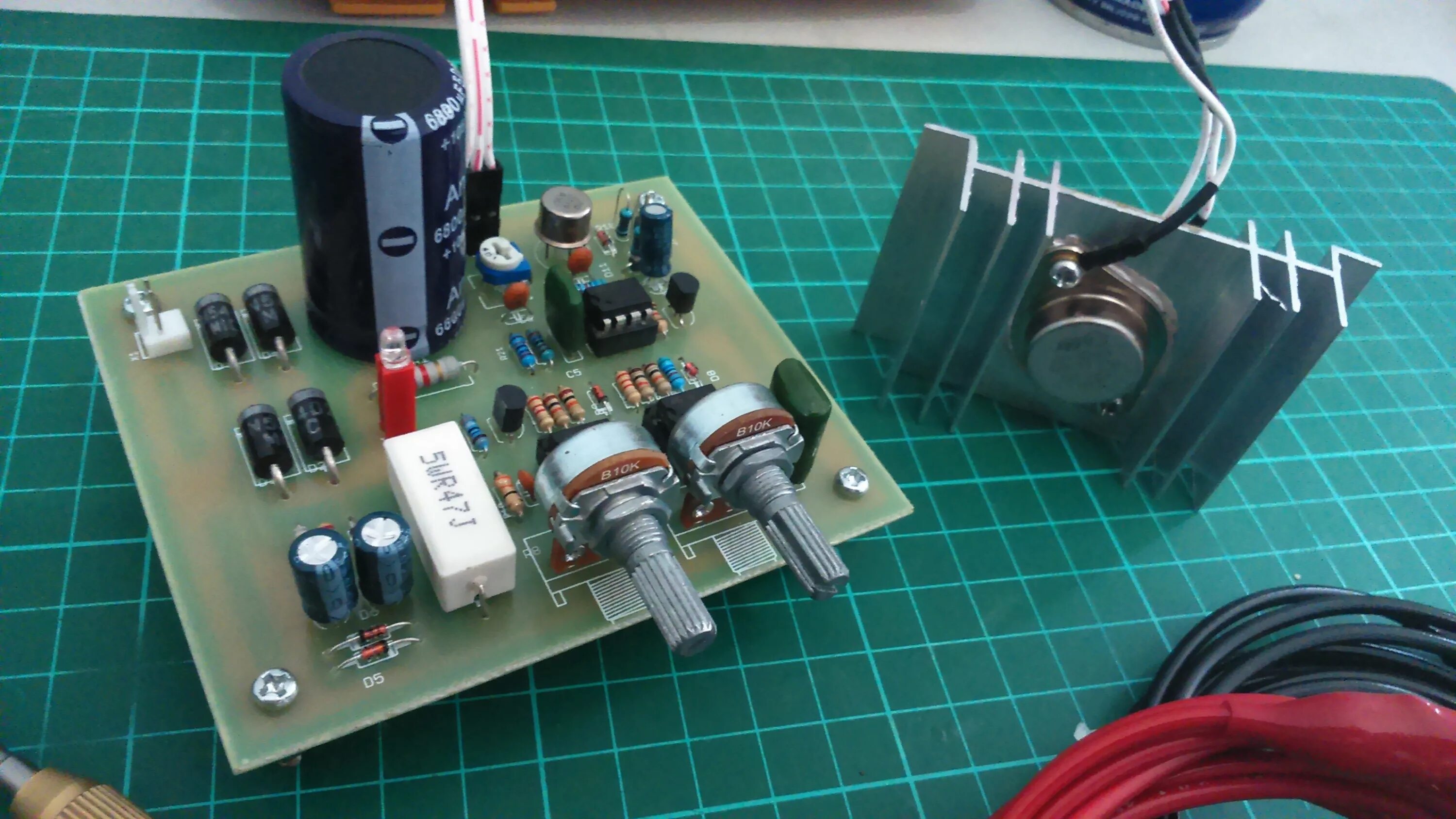 Лабораторный блок питания 5a 30v. Блок питания 30v 10a регулируемый лабораторный. Лабораторный блок питания, (0 - 30v, 2ma - 3a). Блок питания 0-30v 0-5a. Источник напряжения 0 10 в