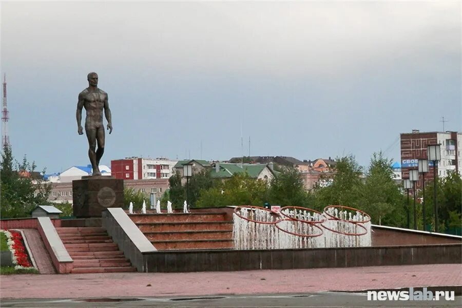 ярыгин абакан. ярыгин памятник абакан. фонтан ярыгина абакан. ярыгин абакан. ярыгин абакан.