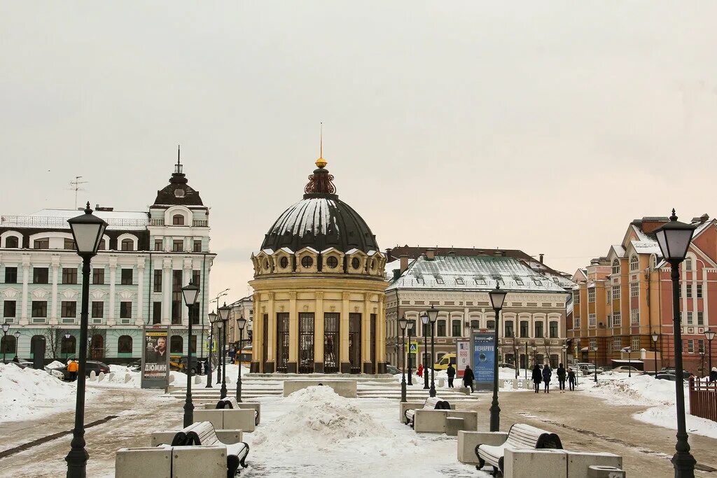 Петербургская улица Казань. Ротонда на Петербургской Казань. Казань Петербургская Ротонда зимняя. Питерская улица в Казани.