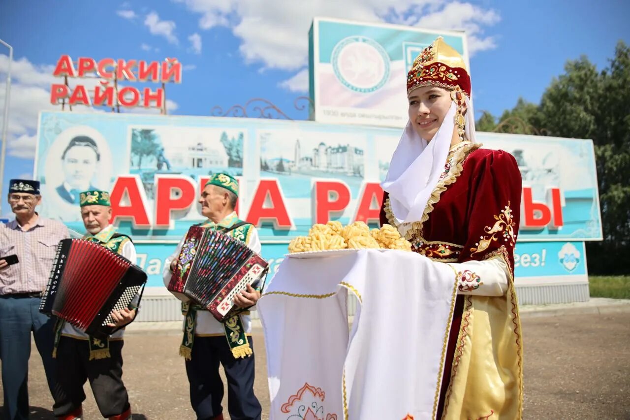 Татарская про родину. Якуты в Татарстане. Якуты и татары. День народного мастера в Республике Саха Якутия. Содружество Татарстан и Якутия.