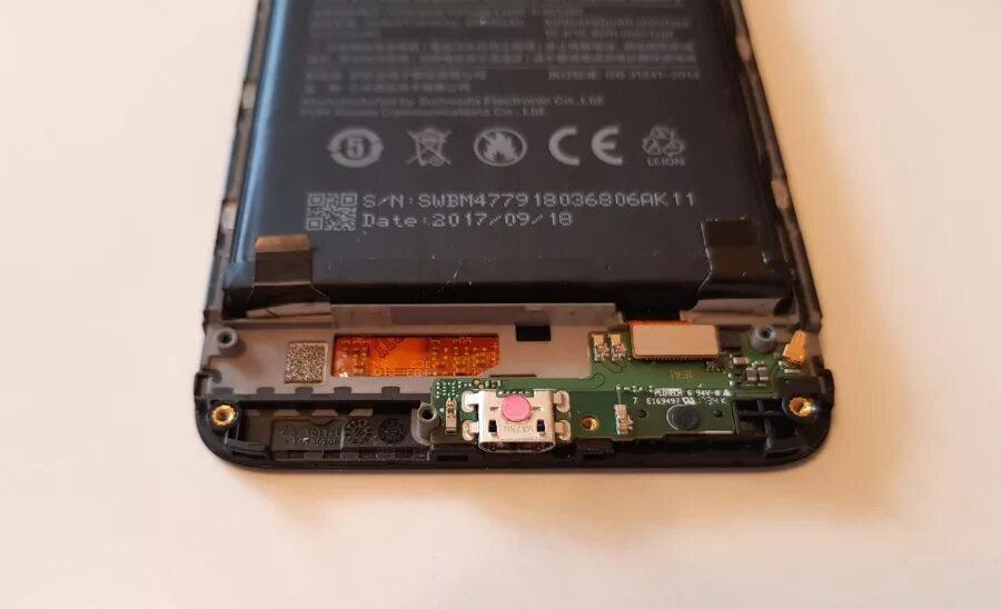 Айфон в воде. Разобранный телефон. Ремонт xiaomi до после. Кнопка редми ноут 7. Редми попала вода что делать.