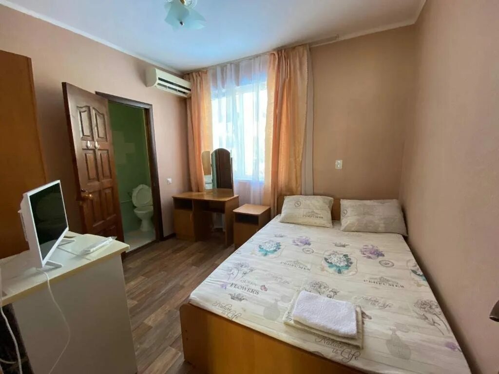 Мини отель карат адлер. Отель карат сочи. Сочи grand karat sochi. Гранд карат сочи 5. Гостевой дом карат адлер.
