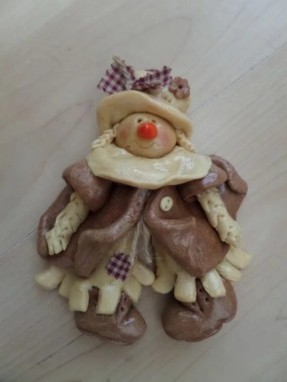 Человечки из соленого теста. Фигурки из теста. Фигурки из теста для лепки. Статуэтки прикольные из соленого теста. Человечки из теста.