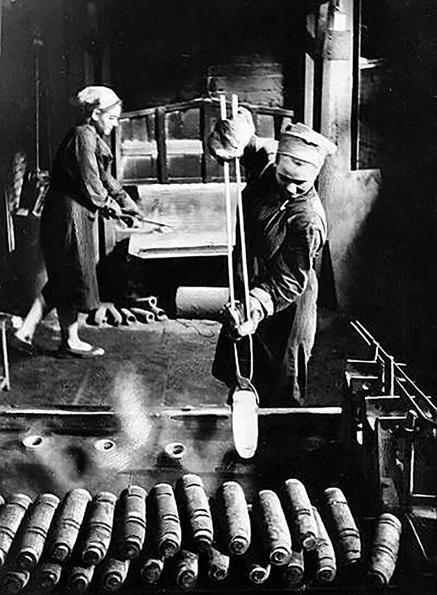Ленинград тыл. Великая отечественная война 1941-1945 тыл. великая отечественная война труд в тылу. работники тыла 1941-1945 литейщики. труженицы тыла в годы вов.