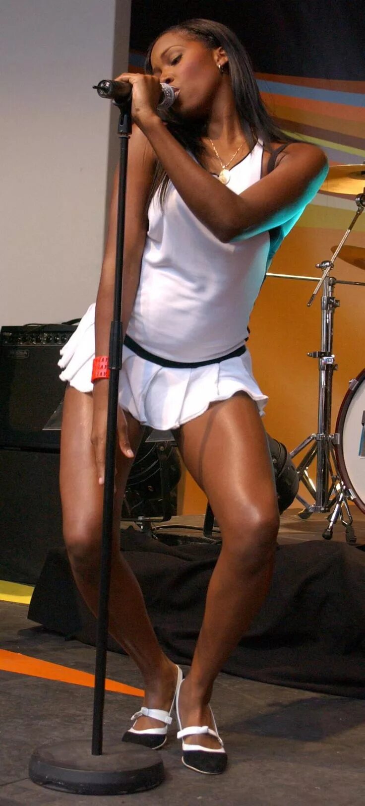 Jamelia superstar. Jamelia singer. jamelia niela davis в колготках.