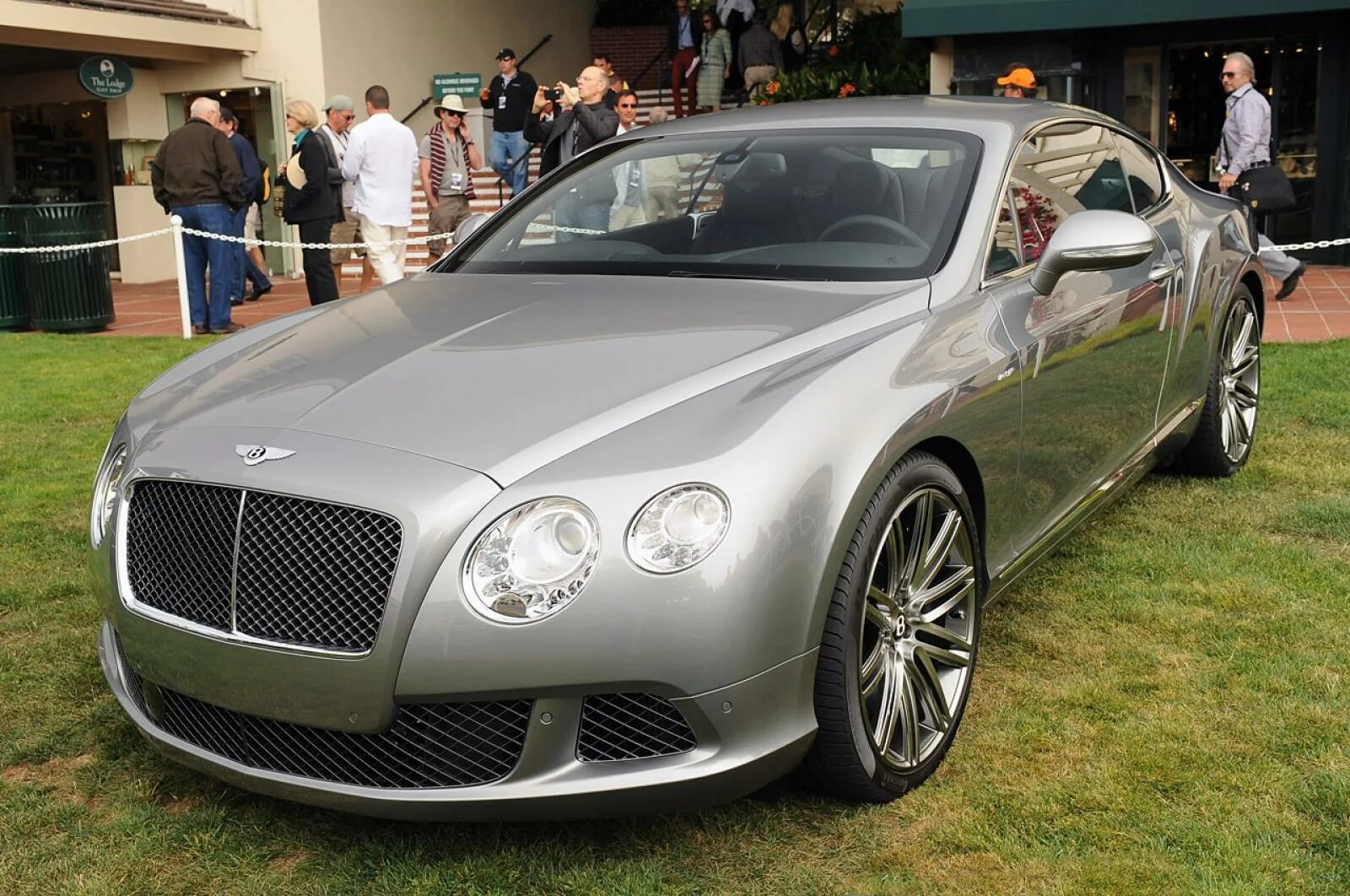 Bentley girl. Бентли Континенталь 2013. Бентли Континенталь gt. Бентли gt 2013. Бентли Континенталь ЖТ 2013.