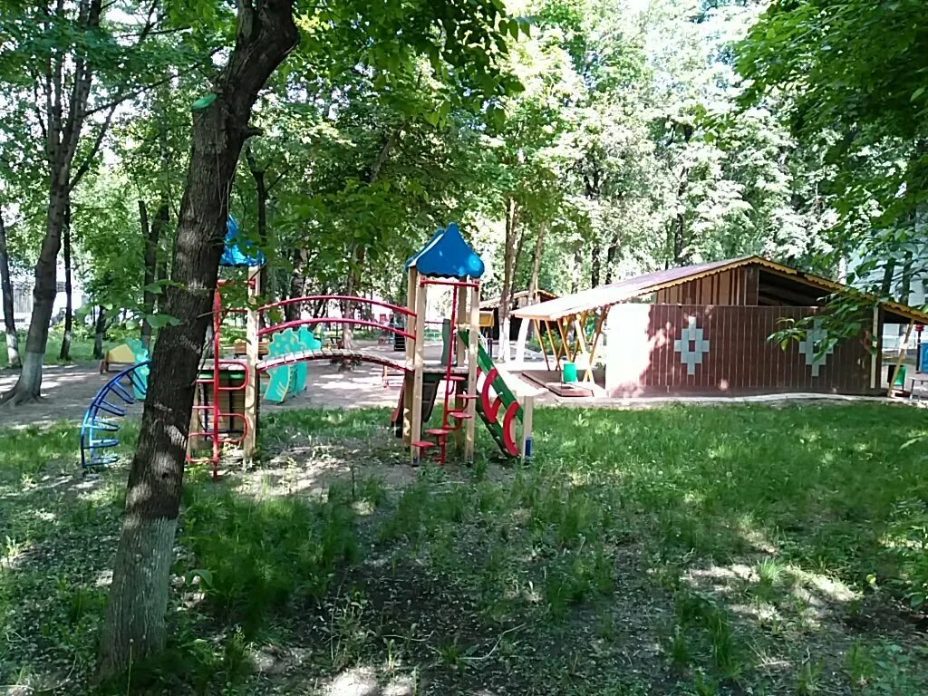 Школа 201 москва. Детский сад 1375 москва. 56 садик здание. Школа 246 свиблово. 156 садик здание.