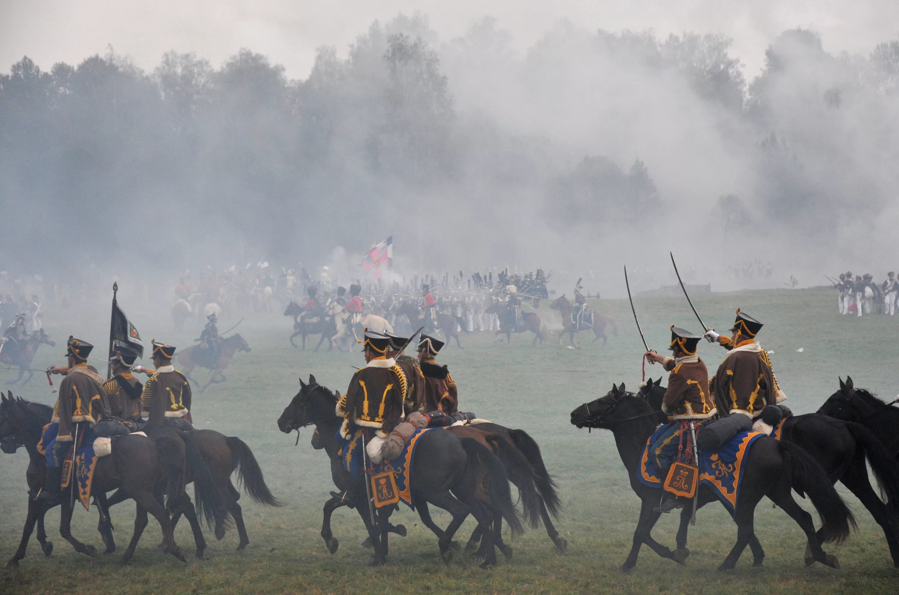 Реконструкция бородино. Бородинское сражение 1812 реконструкция. Артиллерия Бородино 1812. Реконструкция «Бородинское сражение 1812 год». Реконструкция войны 1812 в Бородино.