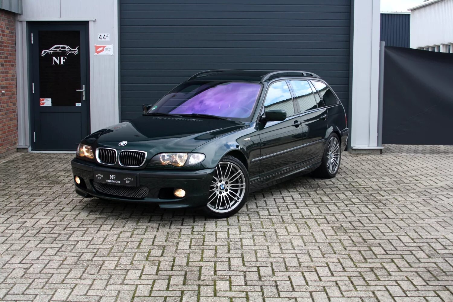 Е46 2.5. BMW 330i e46. БМВ е46 330i. BMW e46 330 Touring. BMW e46 Coupe.