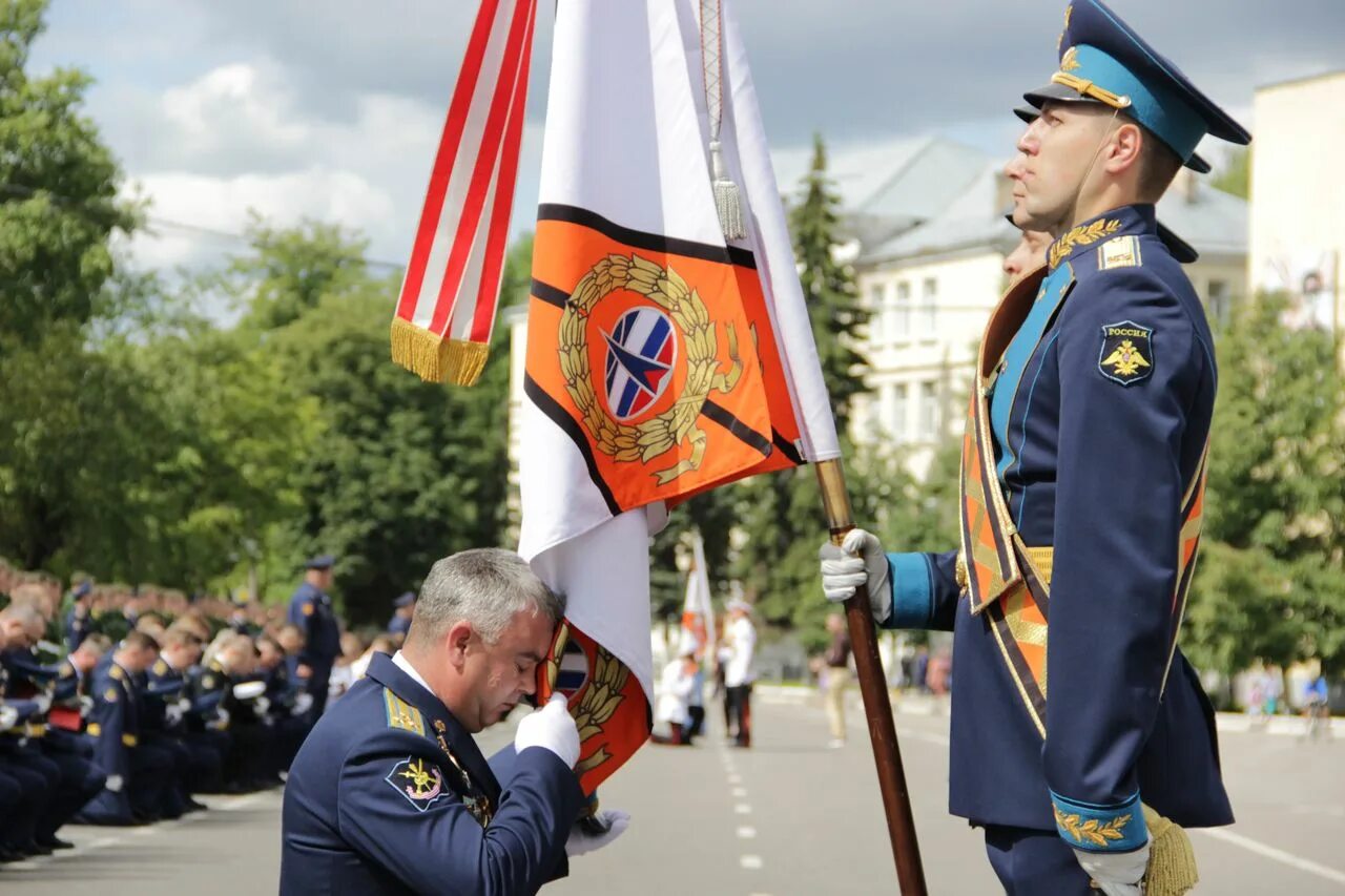 Военно воздушно космическая академия тверь. Тверская Академия ВКС. ВАВКО им Жукова Тверь. Военная Академия воздушно-космической обороны г Тверь. Академия Жукова Тверь.