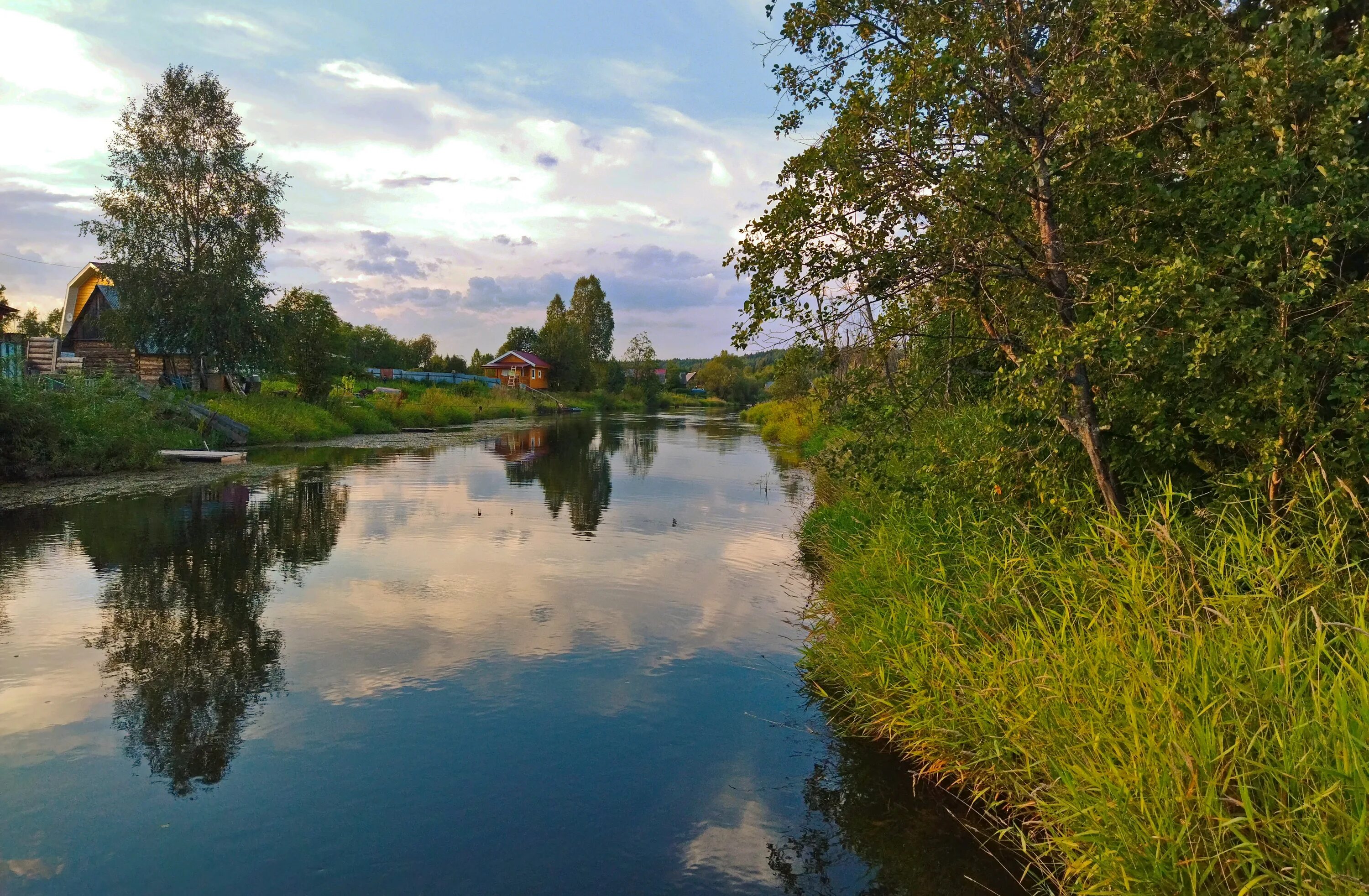 Жизнь течет как река. Река Вильва. Река Вильва фото. Вильва (приток Усьвы). Река глухая Вильва.