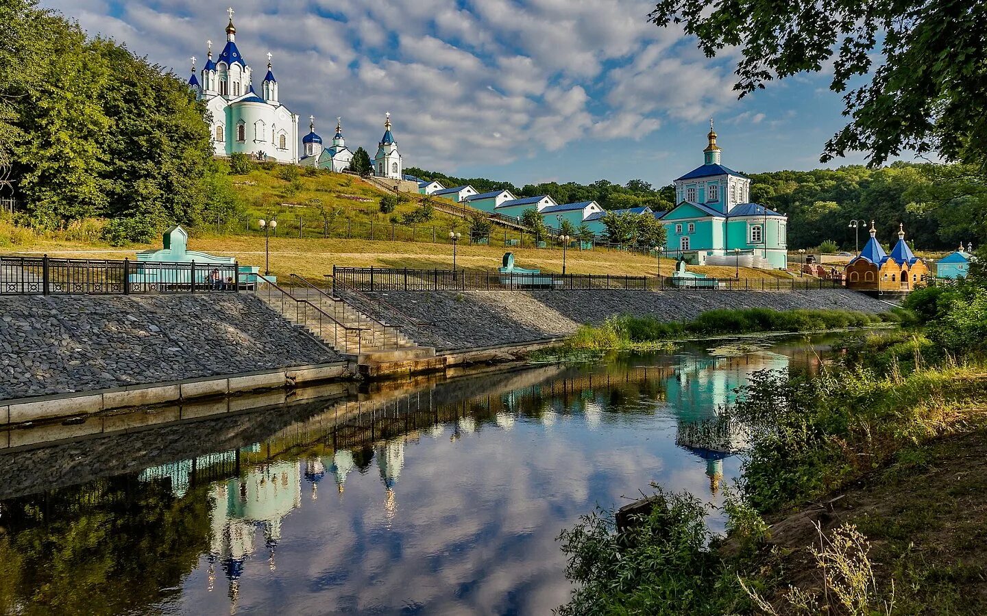 Курская губерния рыльск. Город курск. Курск город центр города. Новые скверы обояни. Курск виды города.