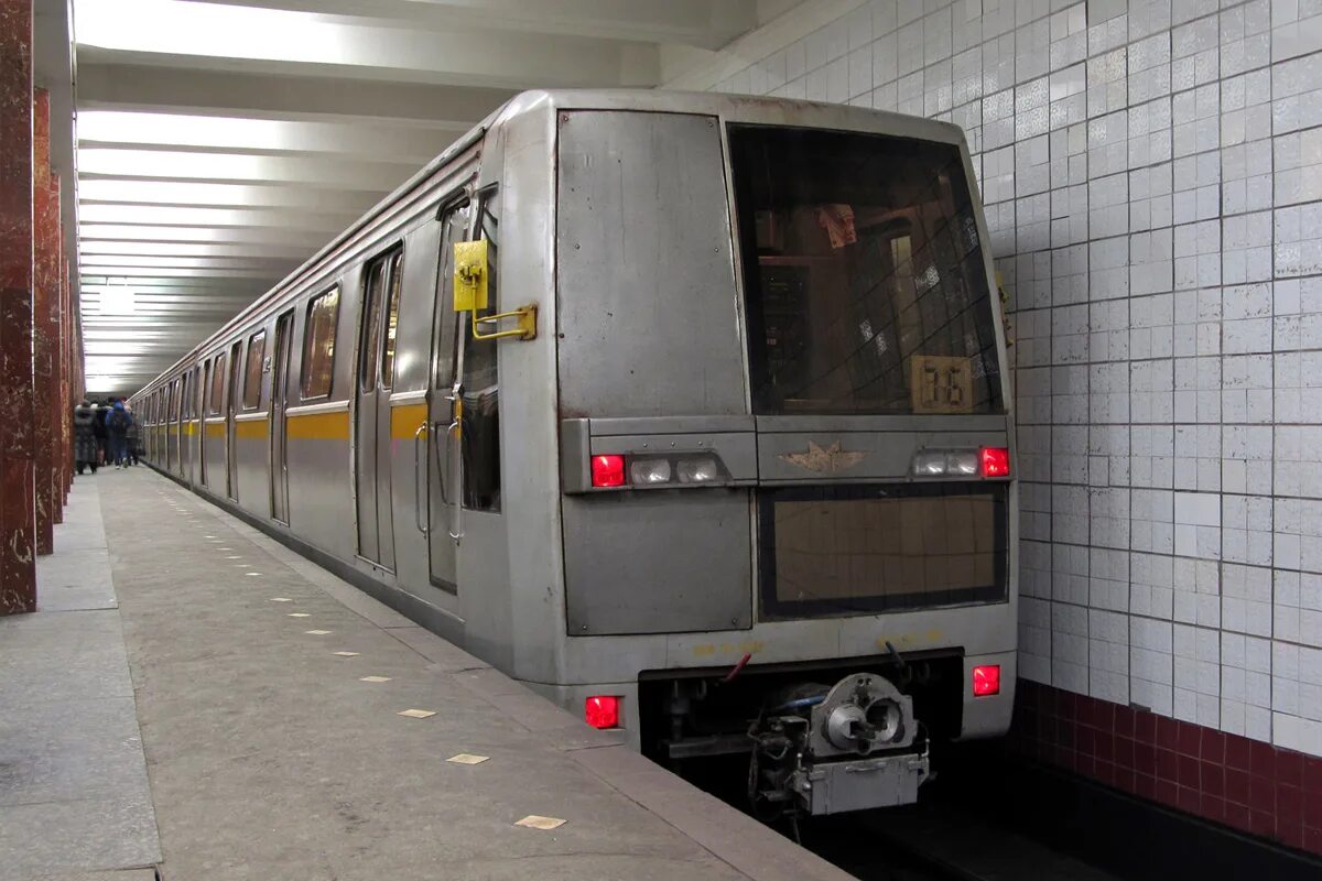 Яуза поезд метро. 81-720 Яуза. Яуза вагон метро. Вагон типа Яуза. Метро Яуза 81 720.