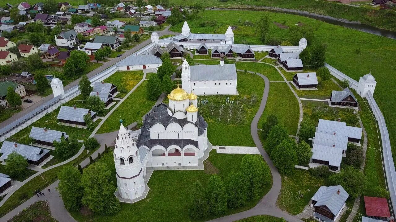 Суздальская камера. Земляные валы суздаля. Кремлевский луг суздаль. Суздальская камера. Суздальская камера.