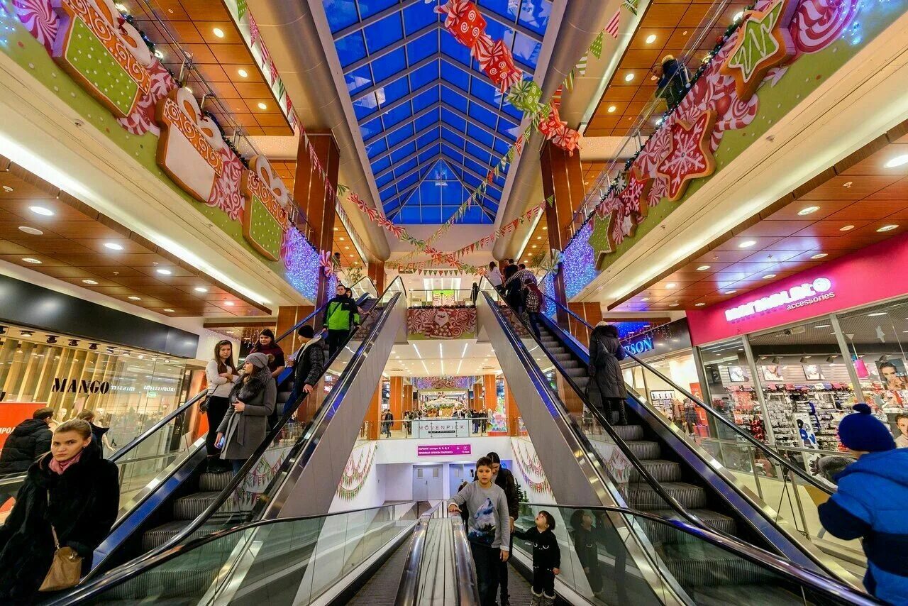 торговые комплексы саратова. торговые комплексы саратова. торговый центр тау галерея. магазины в тц тау галерея саратов. саратов, ул.