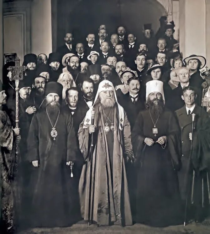 патриарх тихон на поместном соборе. приходской храм патриарх тихон. сподвижник патриарха тихона в североамериканской епархии. патриарх тихон. архиепископ ярославский тихон белавин.