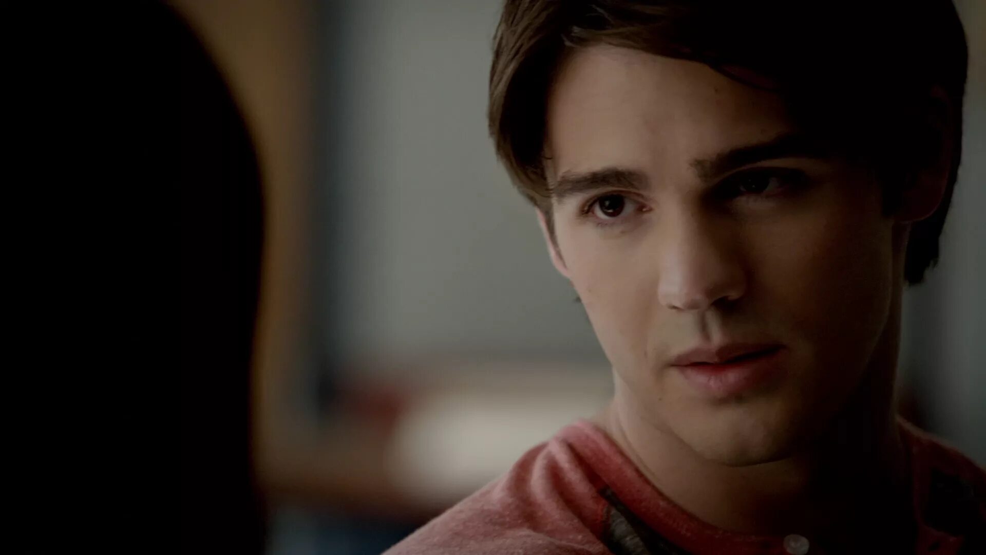 Стивен р маккуин и джейкоб элорди. Деймон сальваторе из дневников вампира. Аарон уитмор дневники вампира. Пол уэсли в наследии в какой серии. Дневники вампира 5 сезон 6 серия.