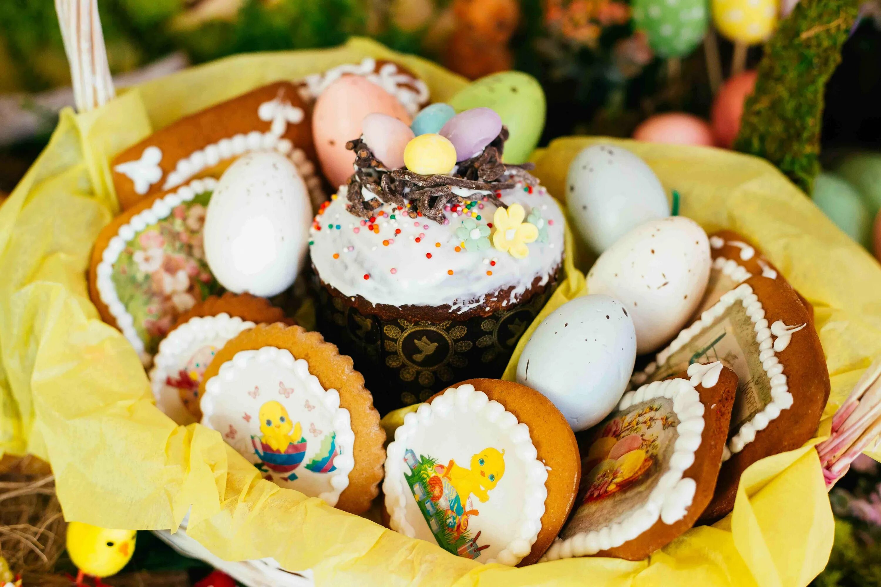 Праздничный пасхальный стол. Есть пасхи. Есть пасхи. Пасхальные угощения. Пасхальные угощения.