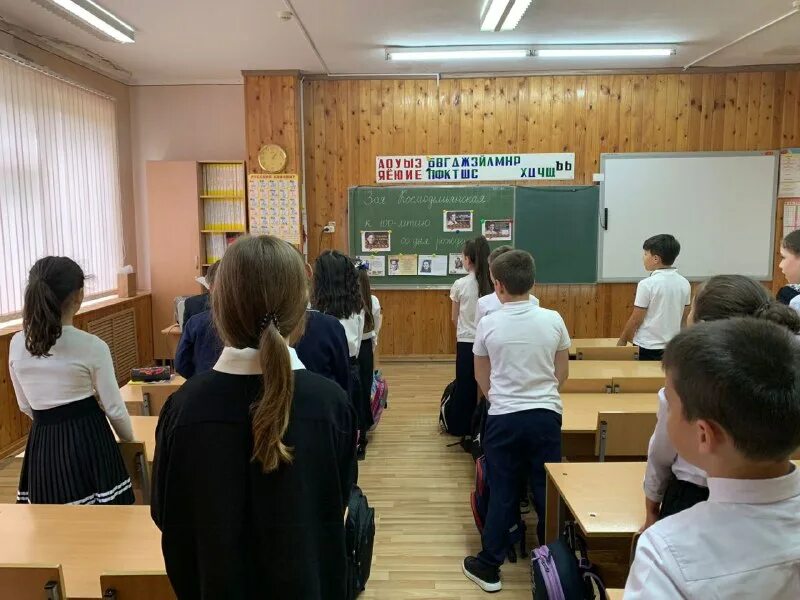 Мкоу гимназия 13 г. Крыша школы. Школа гимназия 1 нальчик. Нальчик. Первая школа нальчик.